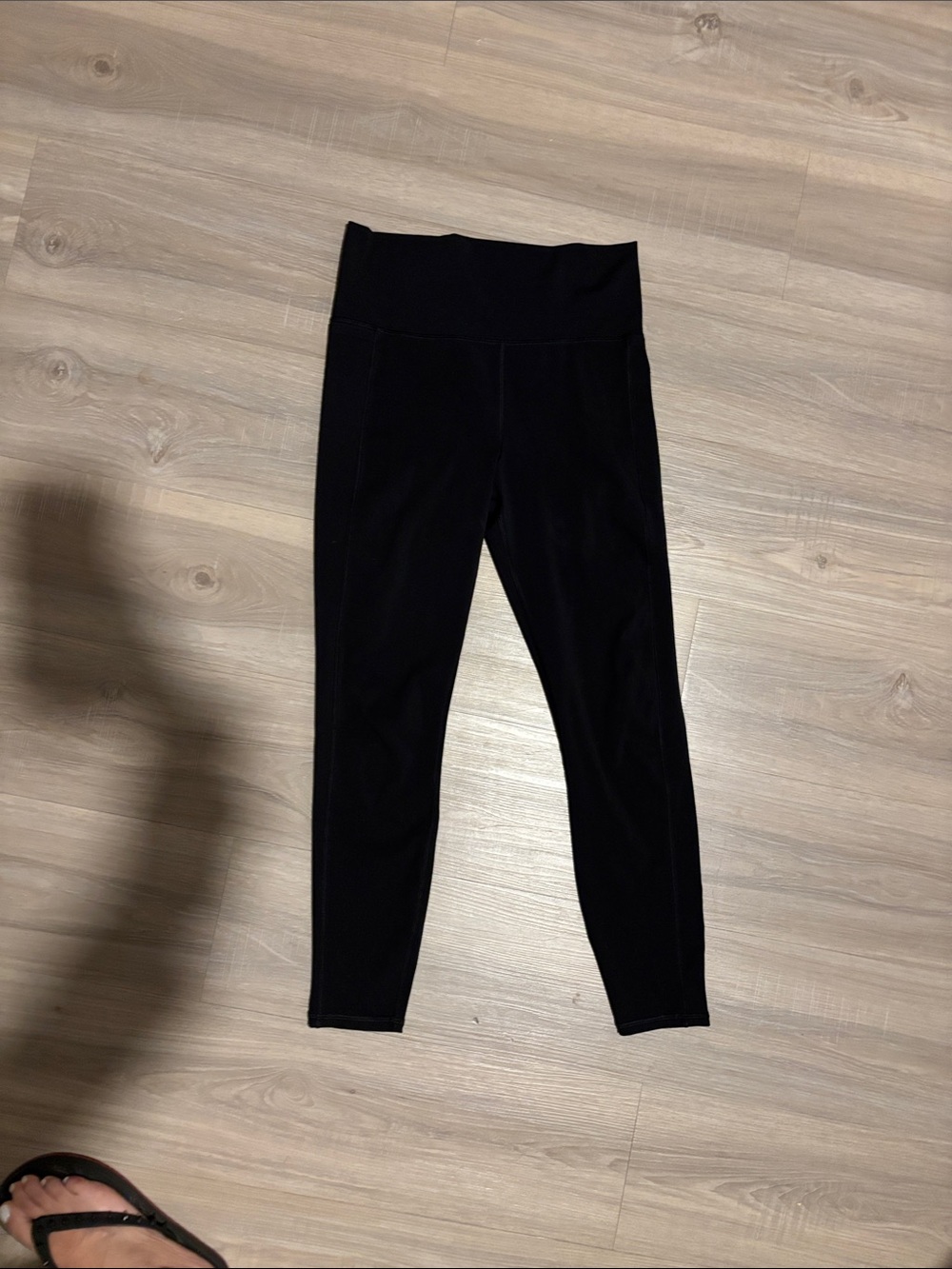 Vuori Black High-Waist Leggings with pockets